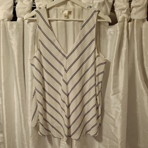 Kenar White and Black Chevron Tank Top Lg 💚💚💚💚